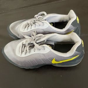 Nike Air Max grey/silver/gold 11.5